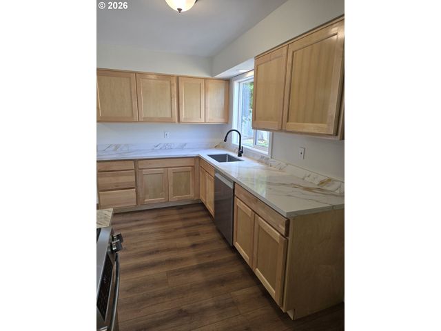 740 Se 18TH Ave, Hillsboro, OR 97123