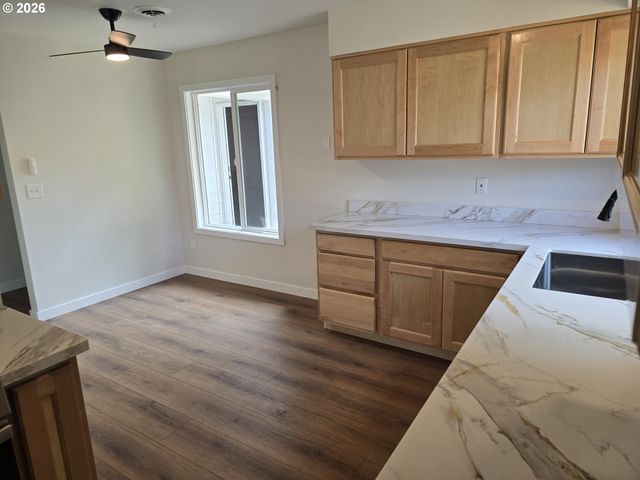 740 Se 18TH Ave, Hillsboro, OR 97123