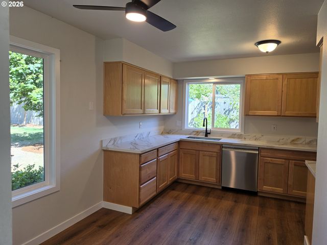 740 Se 18TH Ave, Hillsboro, OR 97123