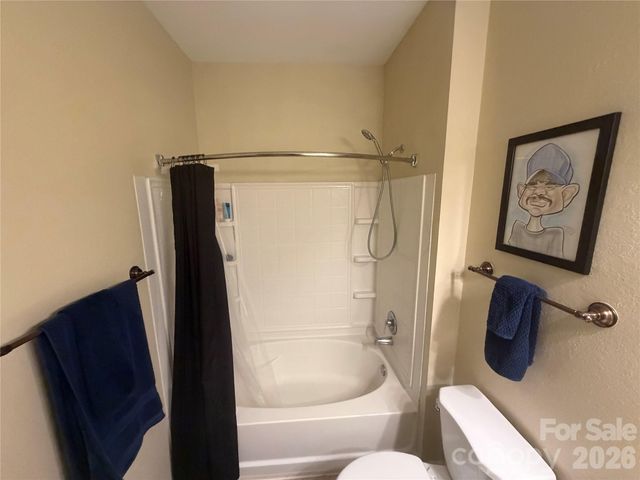 900 Vista Lake Drive 302, Candler, NC 28715