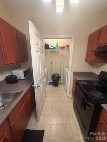 900 Vista Lake Drive 302, Candler, NC 28715