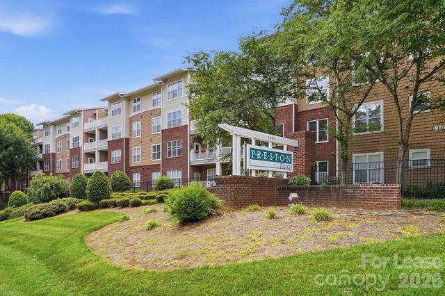 1000 E Woodlawn Road 216, Charlotte, NC 28209