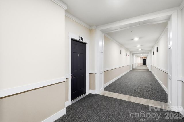 1000 E Woodlawn Road 216, Charlotte, NC 28209
