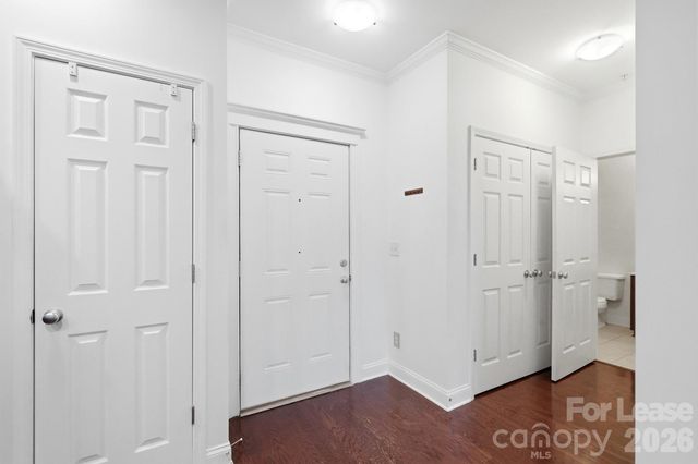 1000 E Woodlawn Road 216, Charlotte, NC 28209