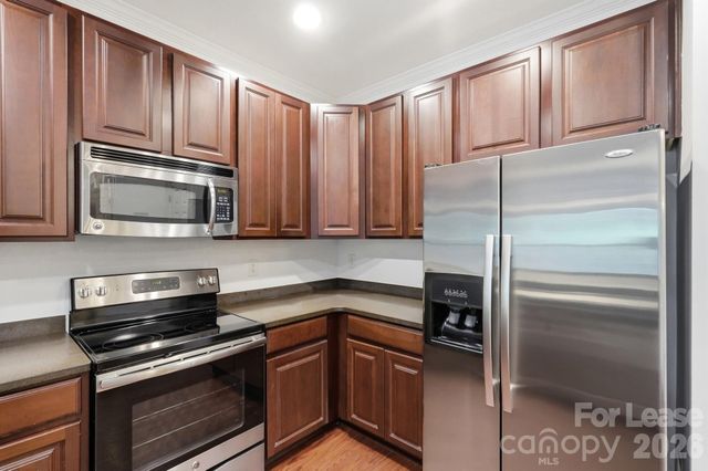 1000 E Woodlawn Road 216, Charlotte, NC 28209