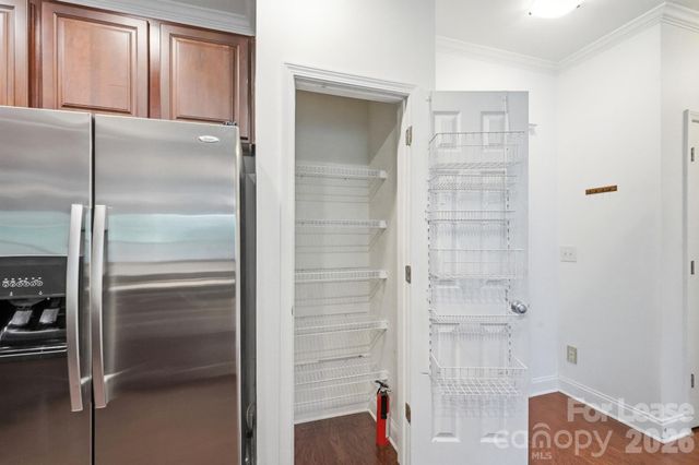 1000 E Woodlawn Road 216, Charlotte, NC 28209