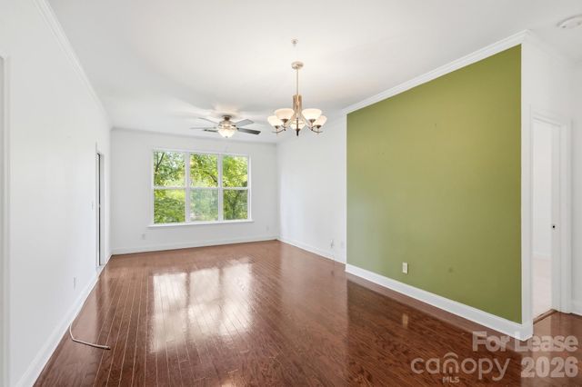 1000 E Woodlawn Road 216, Charlotte, NC 28209