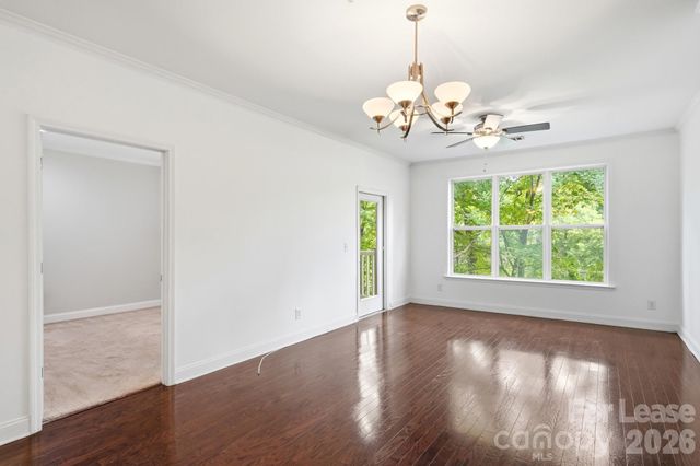 1000 E Woodlawn Road 216, Charlotte, NC 28209