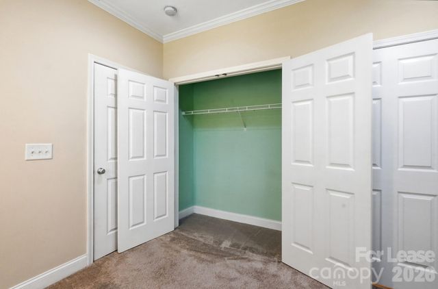 1000 E Woodlawn Road 216, Charlotte, NC 28209