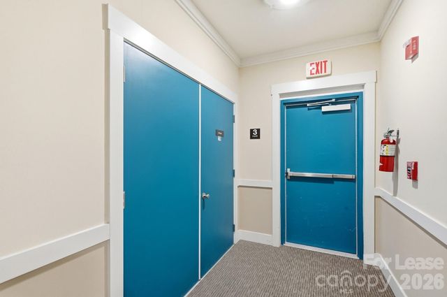 1000 E Woodlawn Road 216, Charlotte, NC 28209