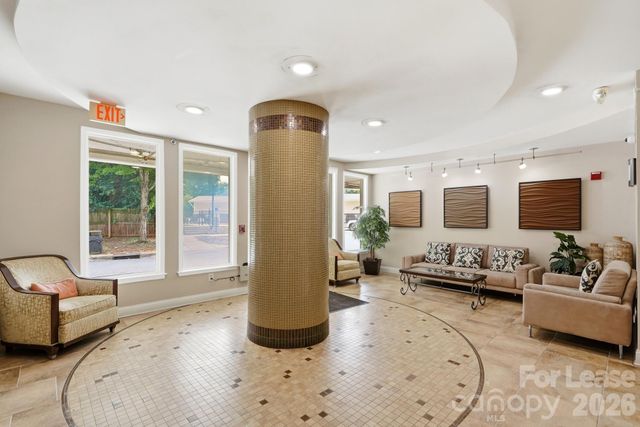1000 E Woodlawn Road 216, Charlotte, NC 28209