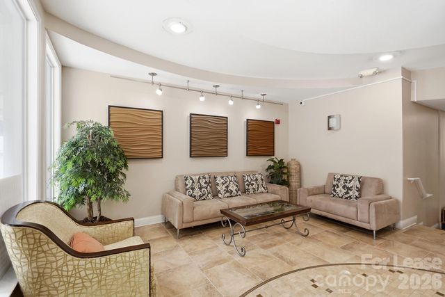 1000 E Woodlawn Road 216, Charlotte, NC 28209