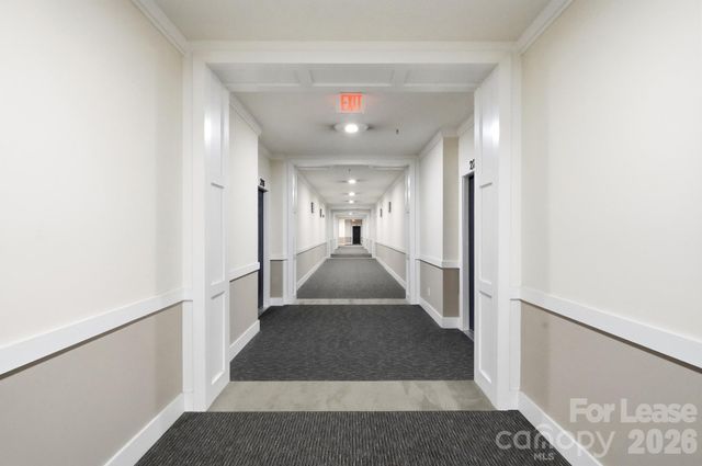 1000 E Woodlawn Road 216, Charlotte, NC 28209