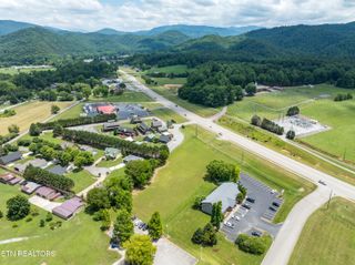 8017 E Lamar Alexander Pkwy, Townsend, TN 37882