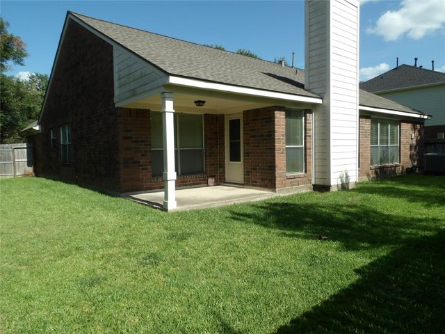 3904 Spring Circle Drive E, Pearland, TX 77584