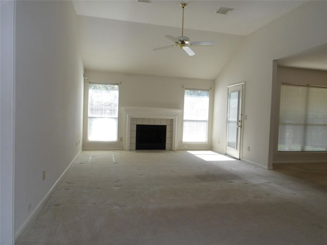 3904 Spring Circle Drive E, Pearland, TX 77584