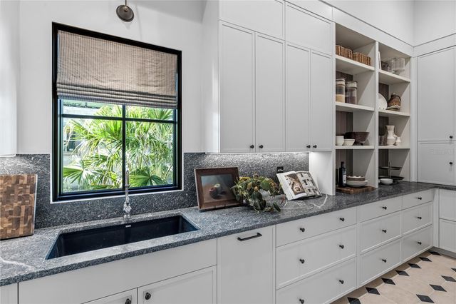 9323 GLADYS GARDEN COURT, Windermere, FL 34786