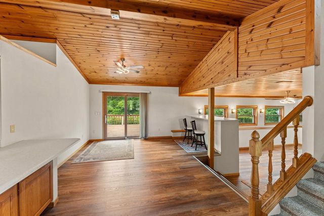 S6041 Oak Court, Baraboo, WI 53913
