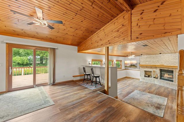 S6041 Oak Court, Baraboo, WI 53913