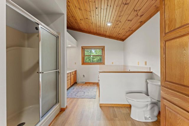 S6041 Oak Court, Baraboo, WI 53913