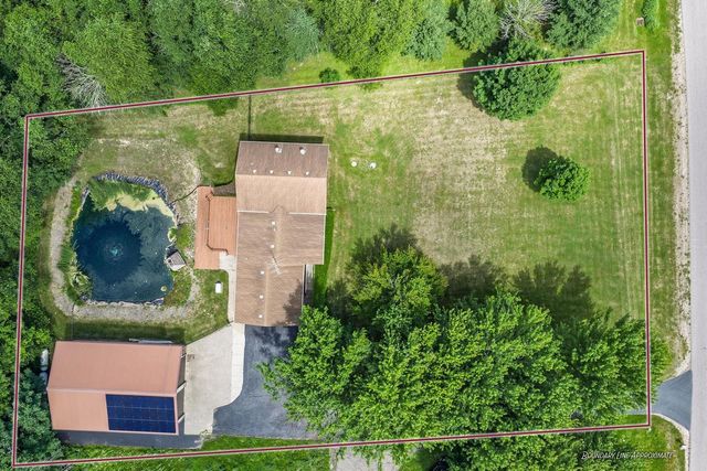 S6041 Oak Court, Baraboo, WI 53913