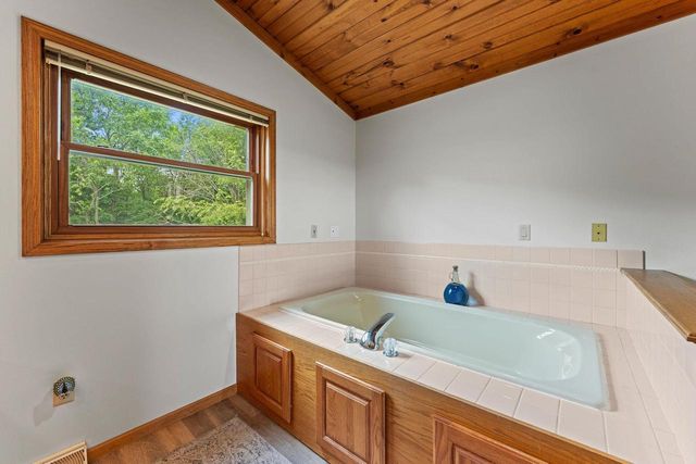S6041 Oak Court, Baraboo, WI 53913