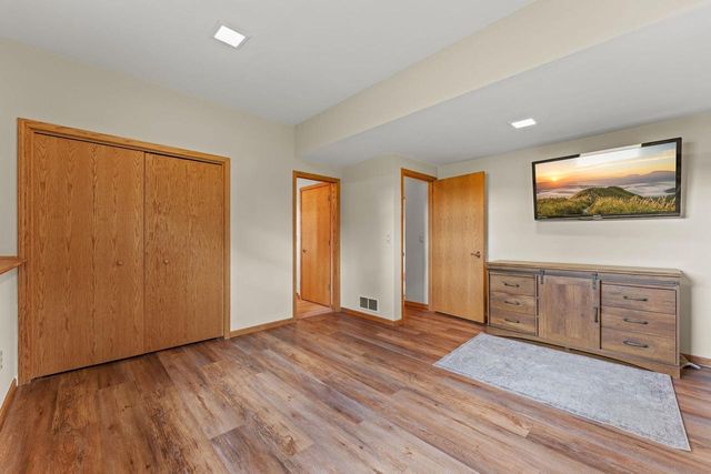 S6041 Oak Court, Baraboo, WI 53913