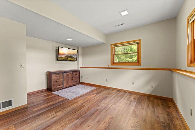 S6041 Oak Court, Baraboo, WI 53913