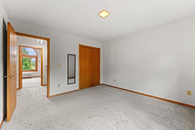 S6041 Oak Court, Baraboo, WI 53913