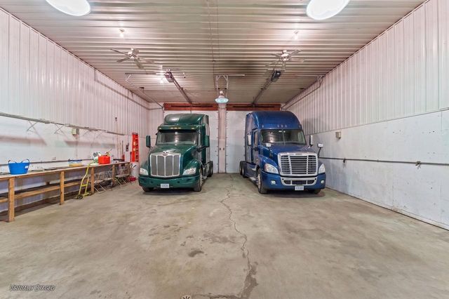 S6041 Oak Court, Baraboo, WI 53913