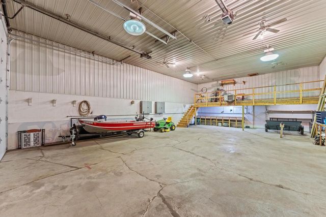 S6041 Oak Court, Baraboo, WI 53913