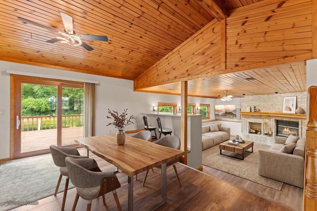 S6041 Oak Court, Baraboo, WI 53913