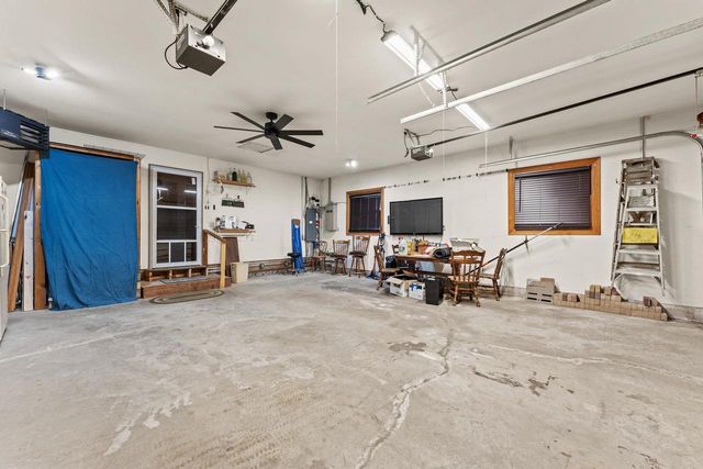 S6041 Oak Court, Baraboo, WI 53913