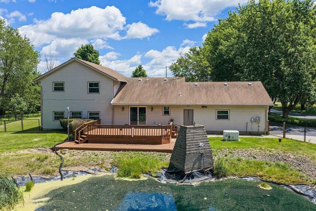 S6041 Oak Court, Baraboo, WI 53913