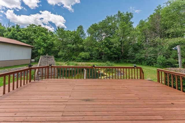 S6041 Oak Court, Baraboo, WI 53913
