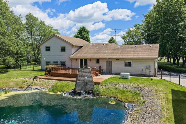 S6041 Oak Court, Baraboo, WI 53913