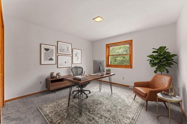 S6041 Oak Court, Baraboo, WI 53913