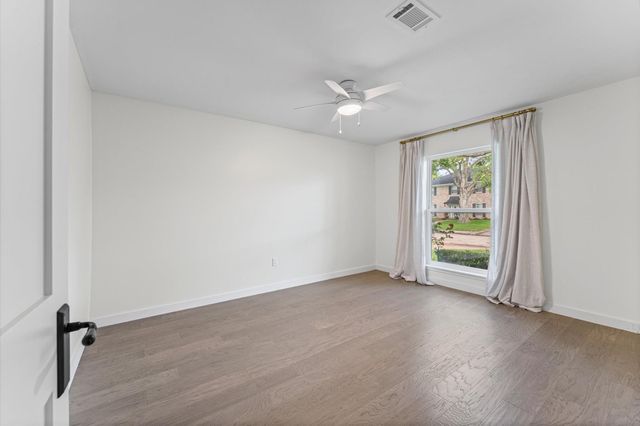 1607 Crystal Hills Drive, Houston, TX 77077