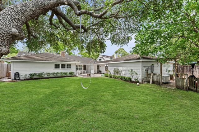1607 Crystal Hills Drive, Houston, TX 77077