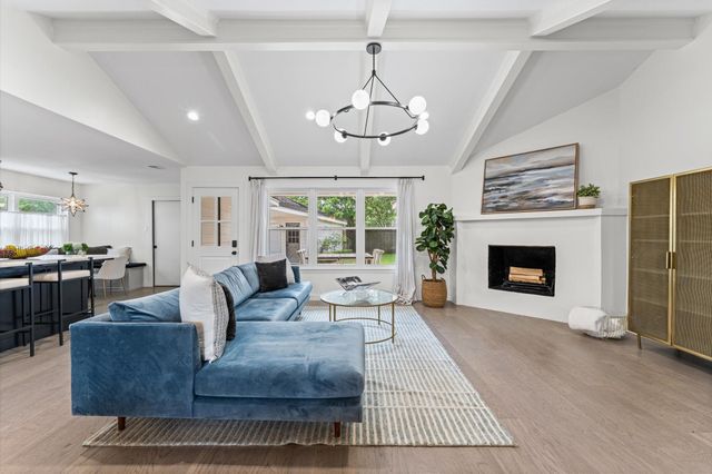 1607 Crystal Hills Drive, Houston, TX 77077