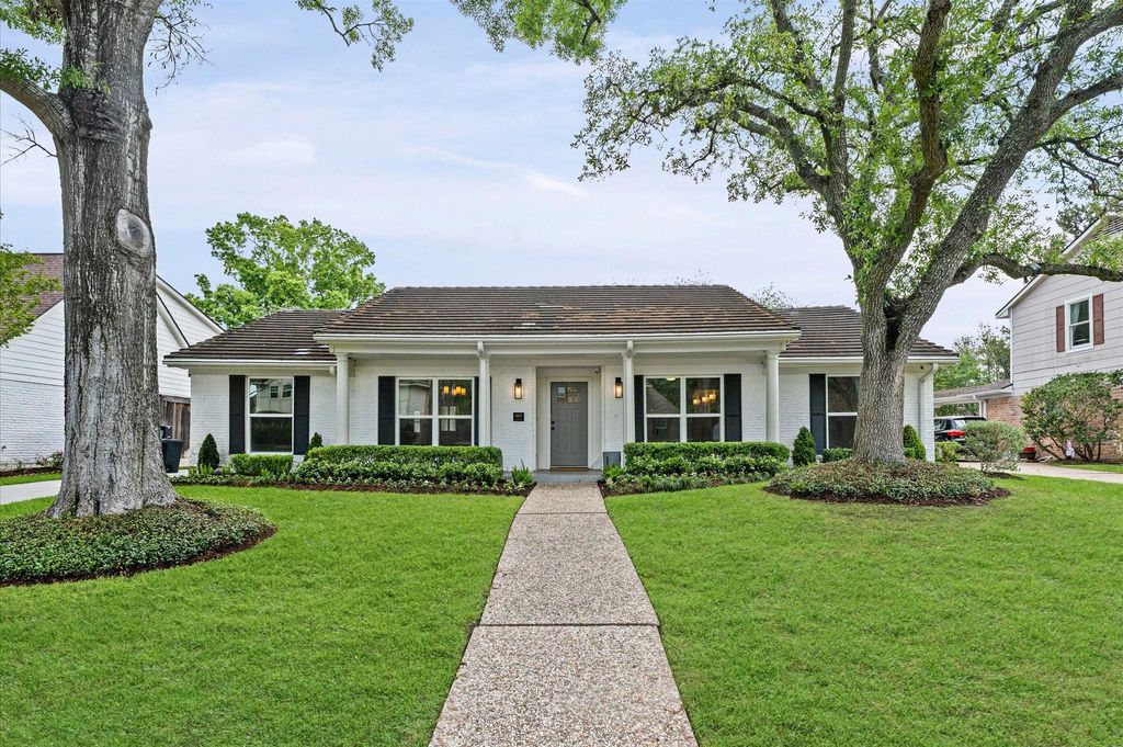 1607 Crystal Hills Drive, Houston, TX 77077