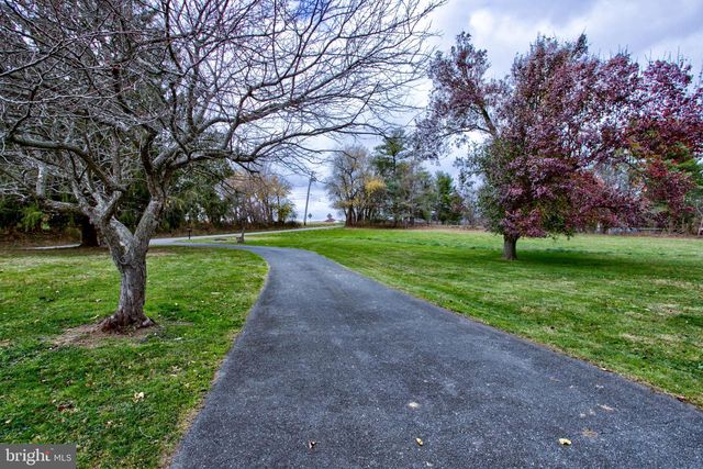 1250 CHESTNUT TREE RD, Honey Brook, PA 19344