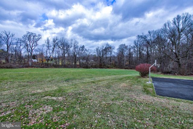 1250 CHESTNUT TREE RD, Honey Brook, PA 19344