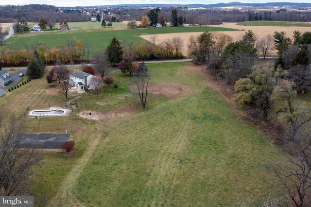 1250 CHESTNUT TREE RD, Honey Brook, PA 19344