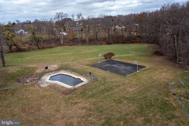 1250 CHESTNUT TREE RD, Honey Brook, PA 19344