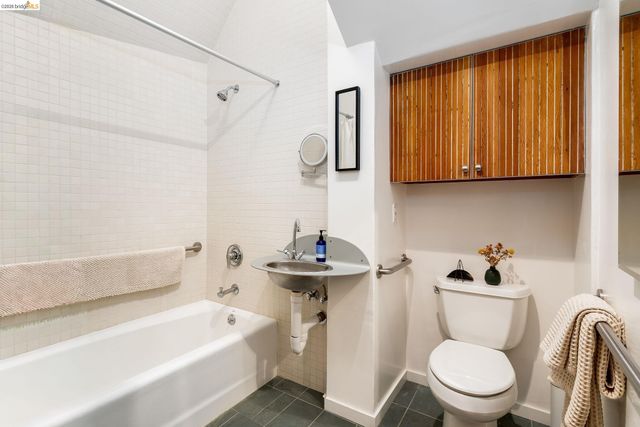 2484 Martin Luther King Jr Way, Berkeley, CA 94704