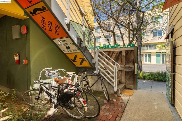 2484 Martin Luther King Jr Way, Berkeley, CA 94704