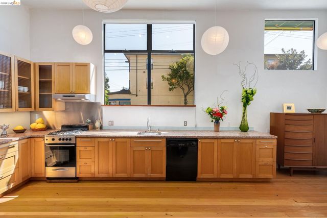 2484 Martin Luther King Jr Way, Berkeley, CA 94704