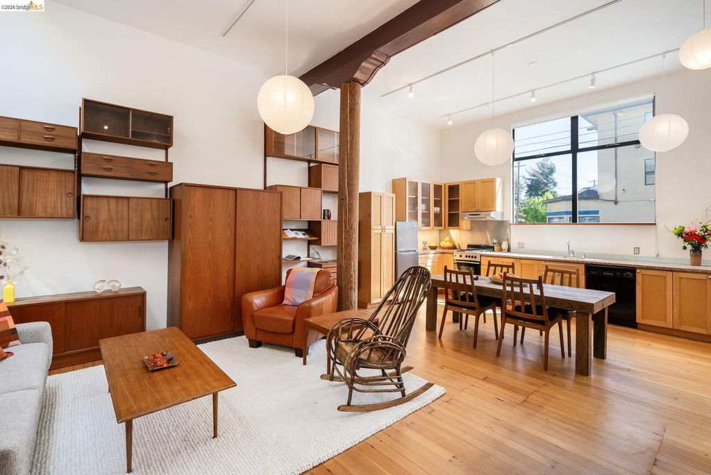 2484 Martin Luther King Jr Way, Berkeley, CA 94704