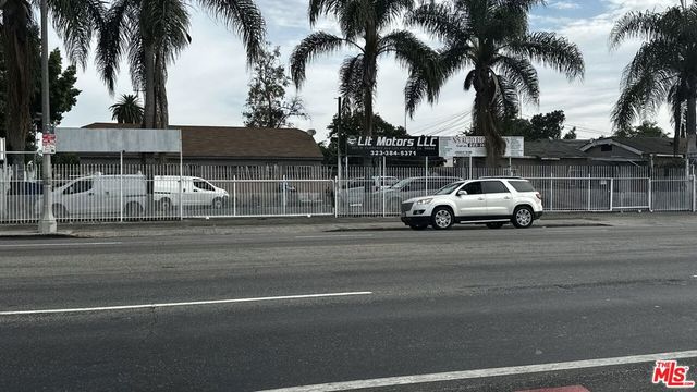 663 665 W Florence Avenue, Los Angeles, CA 90044